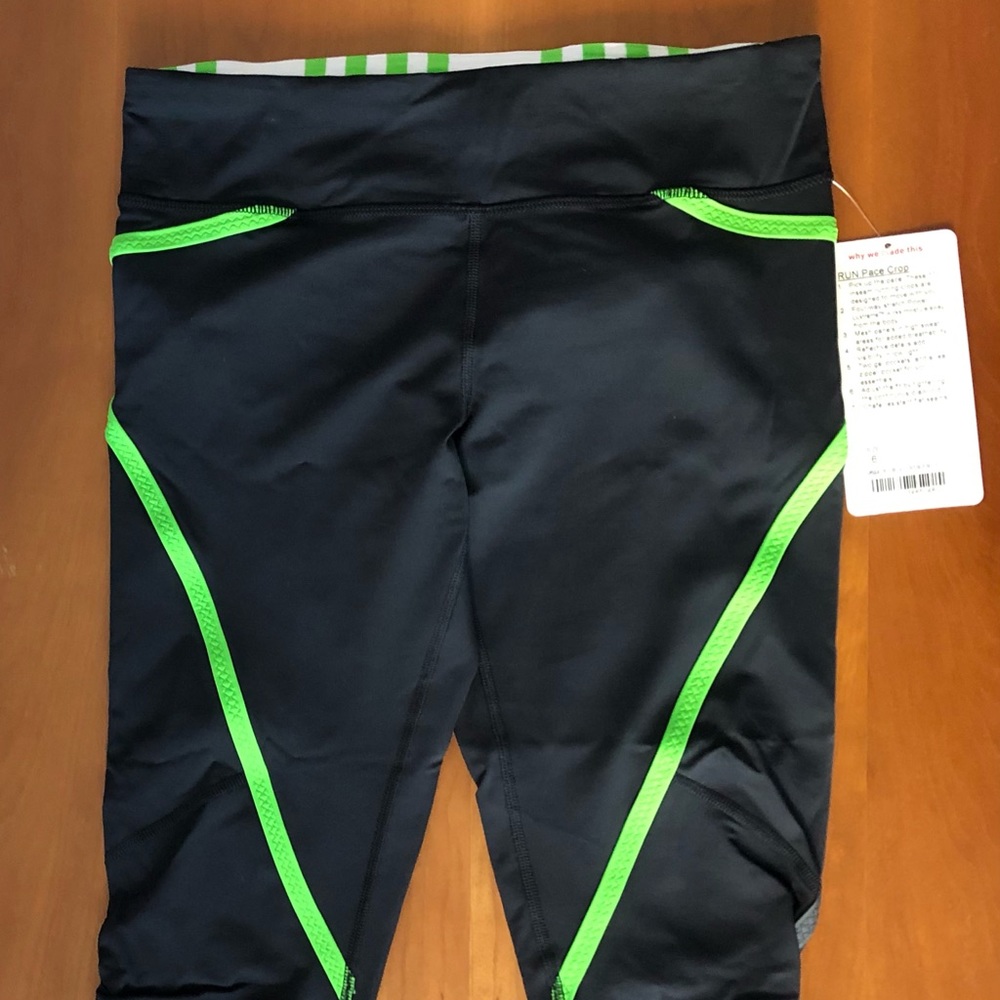 NWT Lululemon Run: Pace Crop 17” Black/Ocean Stripe Frond/Frond Vintage & Rare